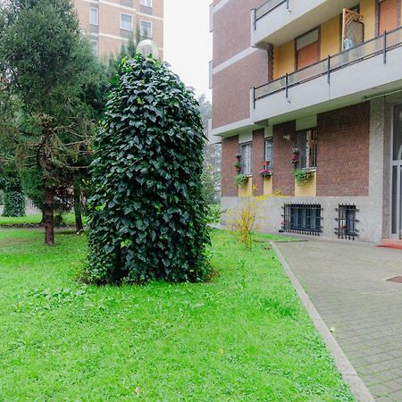 Appartamento Mini Loft Linate Airport And Blu Metro Milano Esterno foto